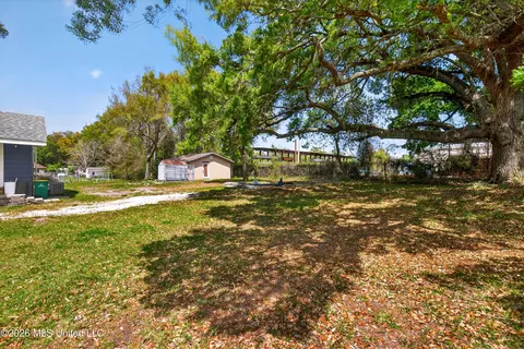 Exterior - 612 N Wright Ave, Long Beach, MS 39560 photo 6 of 9