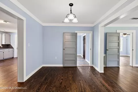 Entry Way - 612 N Wright Ave, Long Beach, MS 39560 photo 2 of 3