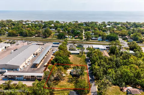 View/Area - 612 N Wright Ave, Long Beach, MS 39560 photo 2 of 4