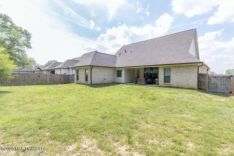 Exterior - 196 Sweetbriar Cir, Canton, MS 39046 photo 4 of 6