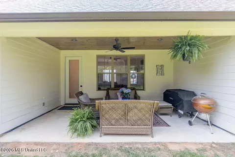 Exterior - 196 Sweetbriar Cir, Canton, MS 39046 photo 5 of 6