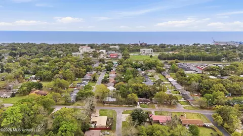 View/Area - 402 Eighth St, Long Beach, MS 39560 photo 5 of 8