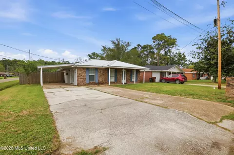 Exterior - 402 Eighth St, Long Beach, MS 39560 photo 6 of 7