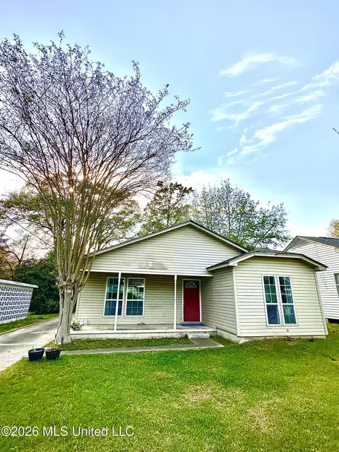 212 N 19th Ave, Hattiesburg, MS 39401