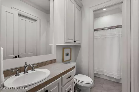 Bath - 112 Bristol Ln, Madison, MS 39110 photo 5 of 6
