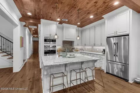 Kitchen - 112 Bristol Ln, Madison, MS 39110 photo 3 of 5