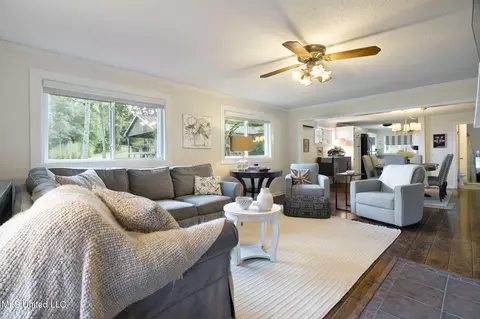 Living - 1294 Lakeview Dr, Ashland, MS 38603 photo 3 of 3