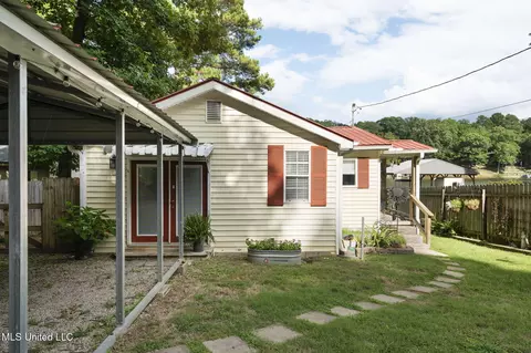 Exterior - 1294 Lakeview Dr, Ashland, MS 38603 photo 5 of 10