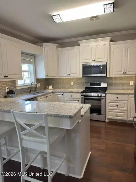 Kitchen - 104 Susan Ln, Brandon, MS 39042 photo 2 of 2