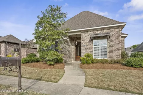 8 Enclave Cir, Ridgeland, MS 39157