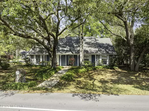 89338 Diamondhead Dr, Diamondhead, MS 39525