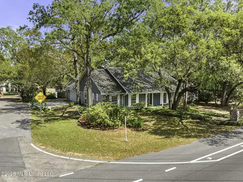 89338 Diamondhead Dr, Diamondhead, MS 39525 photo 3