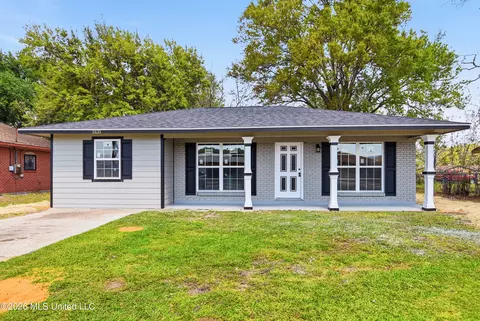 5131 Jefferson Ave, Moss Point, MS 39563