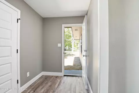 Entry Way - 5131 Jefferson Ave, Moss Point, MS 39563 photo 3 of 3
