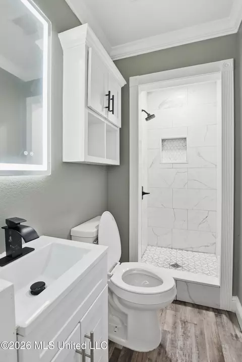 Bath - 5131 Jefferson Ave, Moss Point, MS 39563 photo 2 of 2