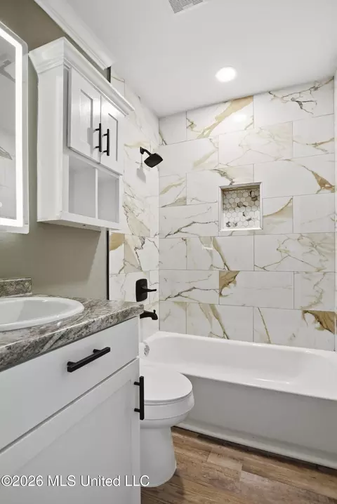 Bath - 5131 Jefferson Ave, Moss Point, MS 39563 photo 1 of 2