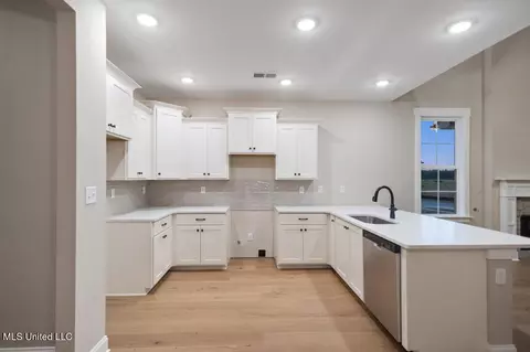 Kitchen - 878 Coahoma Ct, Nesbit, MS 38651 photo 1 of 1