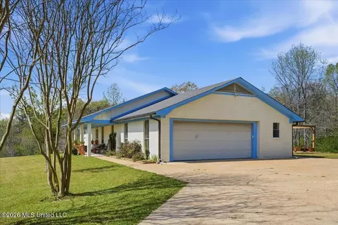 Exterior - 217 Malone Rd, Carthage, MS 39051 photo 4 of 7