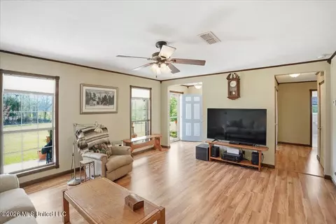 Living - 217 Malone Rd, Carthage, MS 39051 photo 2 of 3