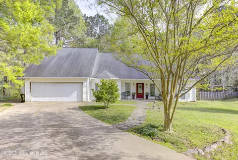 143 Yorktown Cv, Vicksburg, MS 39180