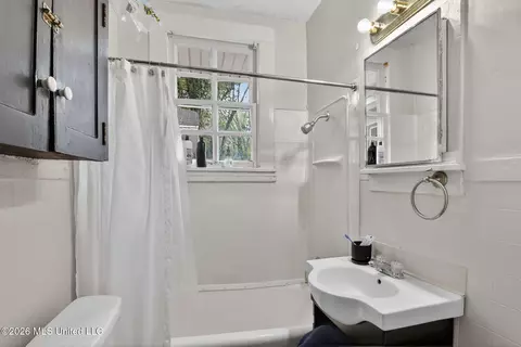 Bath - 1231 Monroe St, Jackson, MS 39202 photo 2 of 2