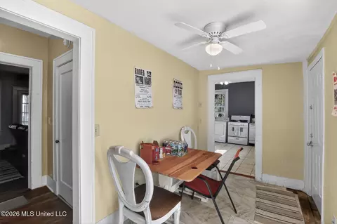 Entry Way - 1231 Monroe St, Jackson, MS 39202 photo 2 of 5