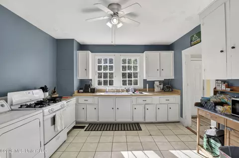 Kitchen - 1231 Monroe St, Jackson, MS 39202 photo 1 of 2