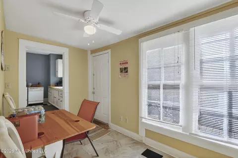 Entry Way - 1231 Monroe St, Jackson, MS 39202 photo 3 of 5