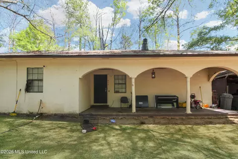677 Woody Dr, Jackson, MS 39212