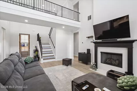 Entry Way - 2955 Layton Dr, Nesbit, MS 38651 photo 2 of 3