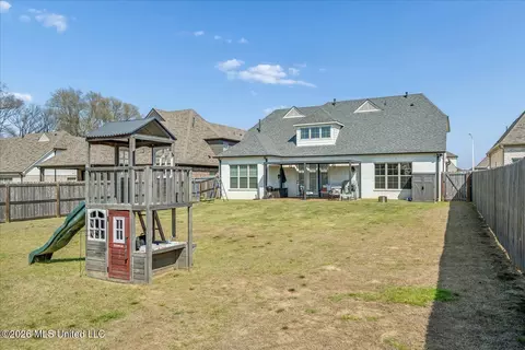 Exterior - 2955 Layton Dr, Nesbit, MS 38651 photo 6 of 7