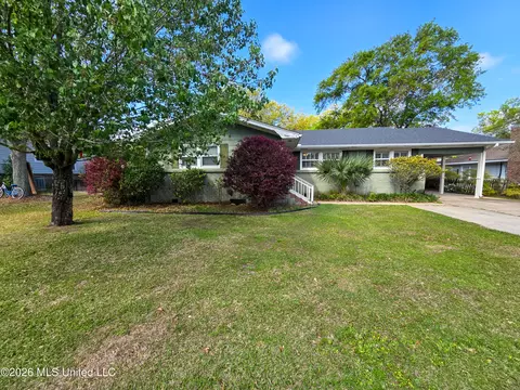 903 Williams St, Pascagoula, MS 39567