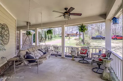 Exterior - 2160 Taryn Ln, Nesbit, MS 38651 photo 5 of 10