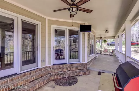 Exterior - 2160 Taryn Ln, Nesbit, MS 38651 photo 3 of 10
