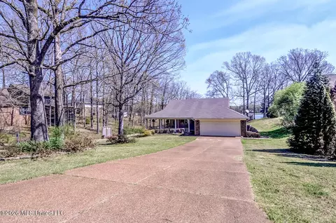 2160 Taryn Ln, Nesbit, MS 38651