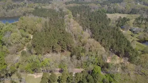 1256 Barnes Rd, Canton, MS 39046