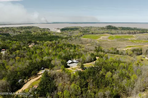475 Deer Creek Rd, Grenada, MS 38901