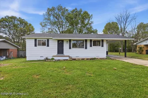 114 Shivers St, Pelahatchie, MS 39145