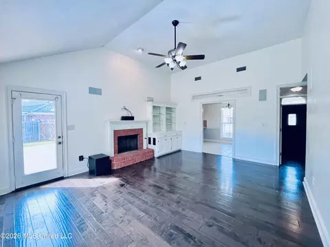 Living - 3018 Windwood Cir, Flowood, MS 39232 photo 1 of 5