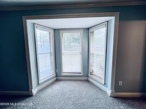 Living - 3018 Windwood Cir, Flowood, MS 39232 photo 5 of 5
