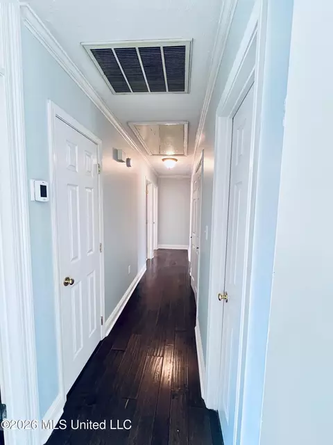 Entry Way - 3018 Windwood Cir, Flowood, MS 39232 photo 3 of 3