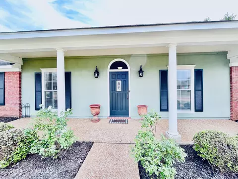 Exterior - 3018 Windwood Cir, Flowood, MS 39232 photo 6 of 8
