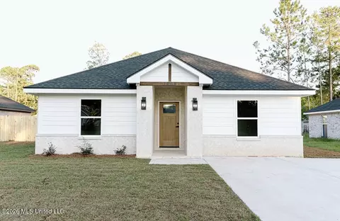 1808 Barracuda Dr, Gautier, MS 39553