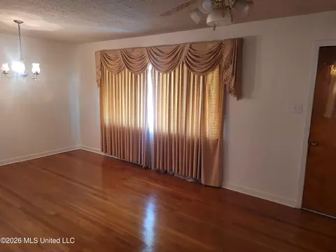 Living - 1360 Brinkley Dr, Jackson, MS 39213 photo 7 of 7