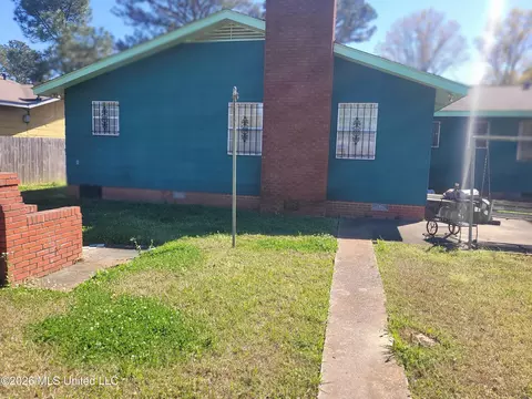 Exterior - 1360 Brinkley Dr, Jackson, MS 39213 photo 3 of 6