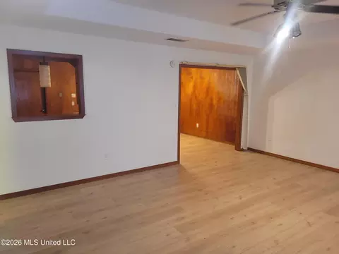 Living - 1360 Brinkley Dr, Jackson, MS 39213 photo 5 of 7