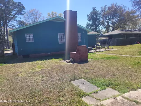 Exterior - 1360 Brinkley Dr, Jackson, MS 39213 photo 5 of 6