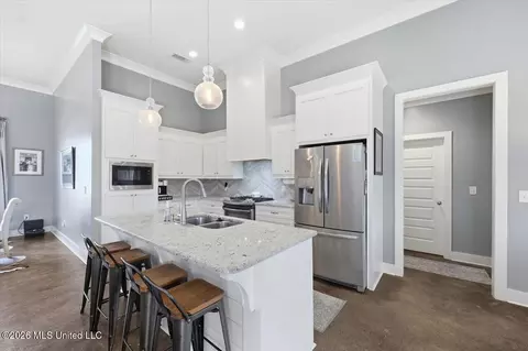 Kitchen - 243 Tucker Dr, Brandon, MS 39042 photo 1 of 2