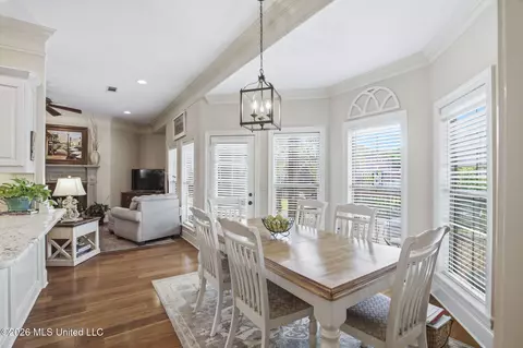 Dining - 563 Eastside Cv, Brandon, MS 39047 photo 4 of 4