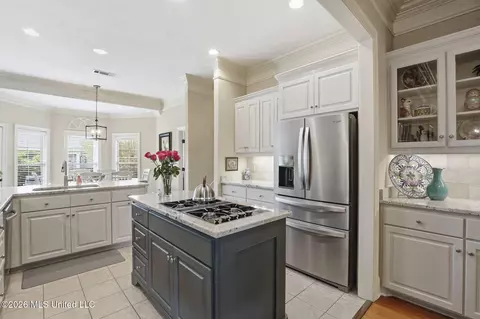 Kitchen - 563 Eastside Cv, Brandon, MS 39047 photo 5 of 6